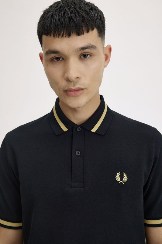 M2 The Single Tipped Fred Perry Shirt (Navy/ Snow White)