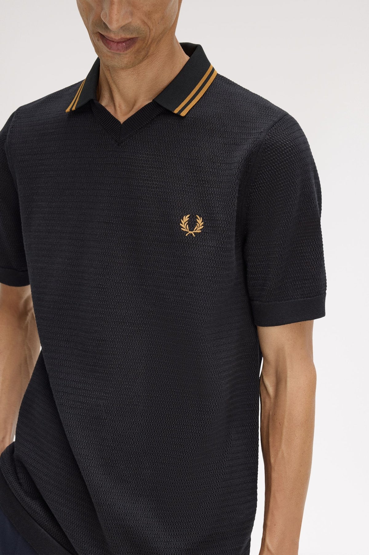K2330 Pointelle Knitted Shirt (Black)