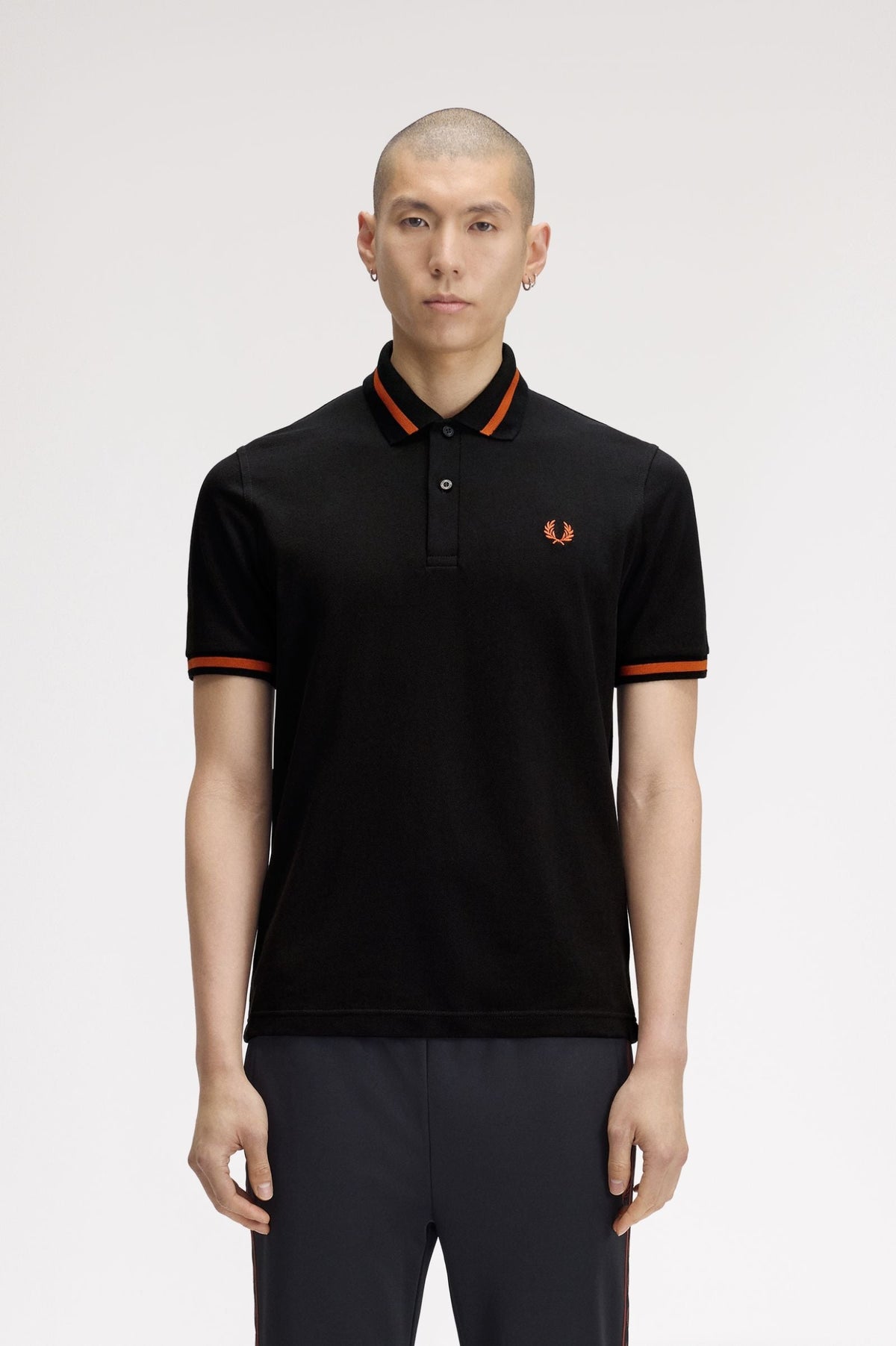 M2 The Single Tipped Fred Perry Shirt (Black/ Summer Clay)