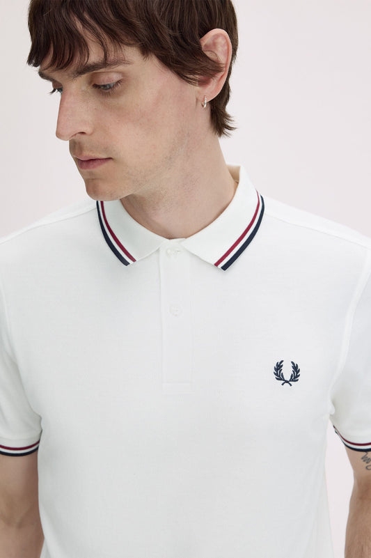 M3600 The Twin Tipped Fred Perry Shirt (Snow White / Burnt Red / Navy)