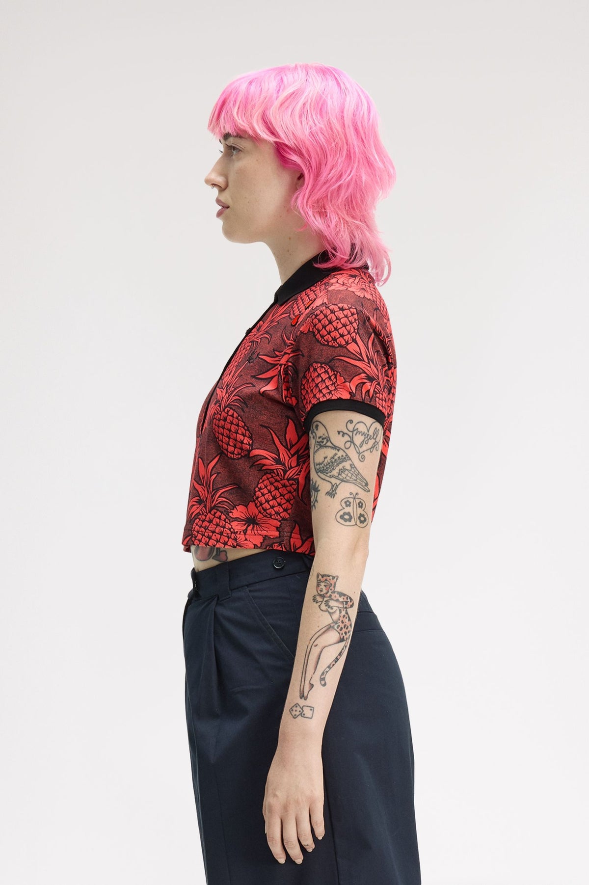 SG2138 Amy Winehouse Foundation Printed Polo Shirt (Strawberry Cream)