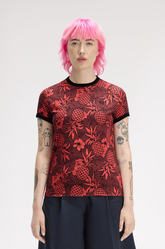SG2139 Amy Winehouse Foundation Printed T Shirt (Strawberry Cream)